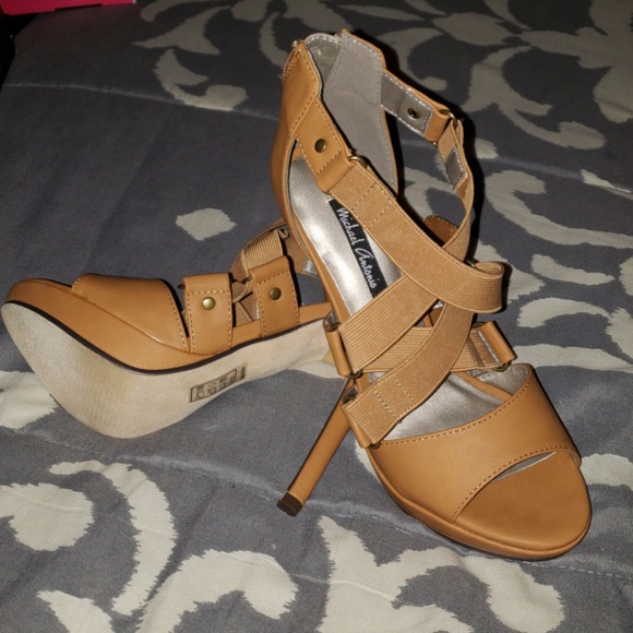 Shoes - Picture 1 of 3